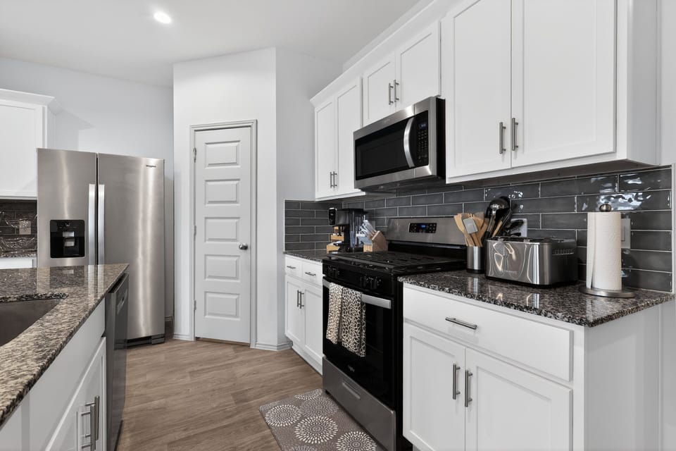 House, 3 Bedrooms | Private kitchen | Fridge, oven, coffee/tea maker, toaster