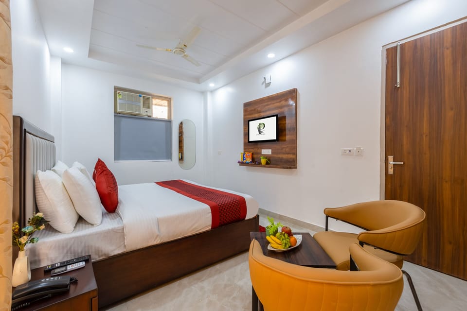 Deluxe Double Room, City View | Desk, laptop workspace, free WiFi