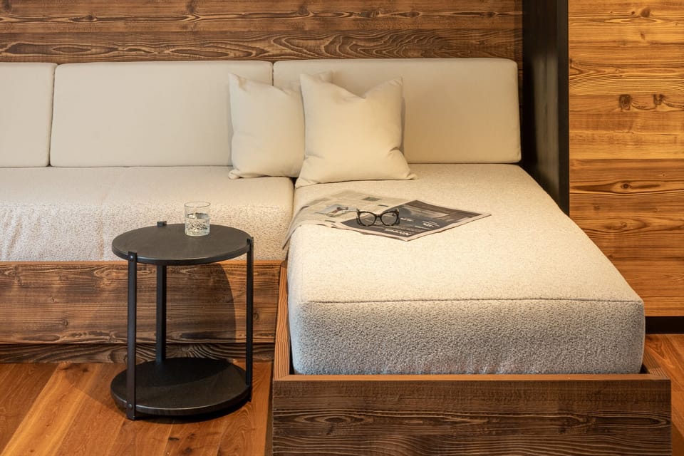 Suite, Hot Tub | Minibar, in-room safe, blackout drapes, soundproofing