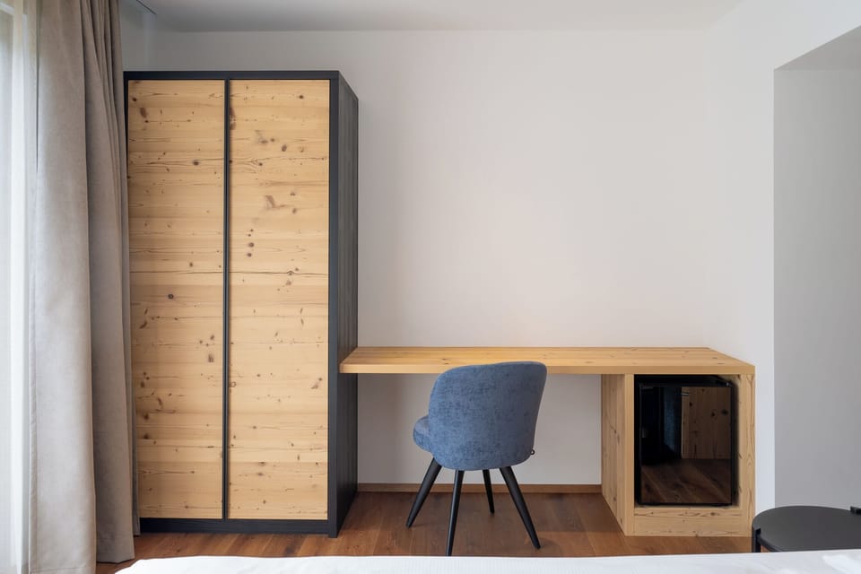 Elite Studio Suite | Minibar, in-room safe, blackout drapes, soundproofing
