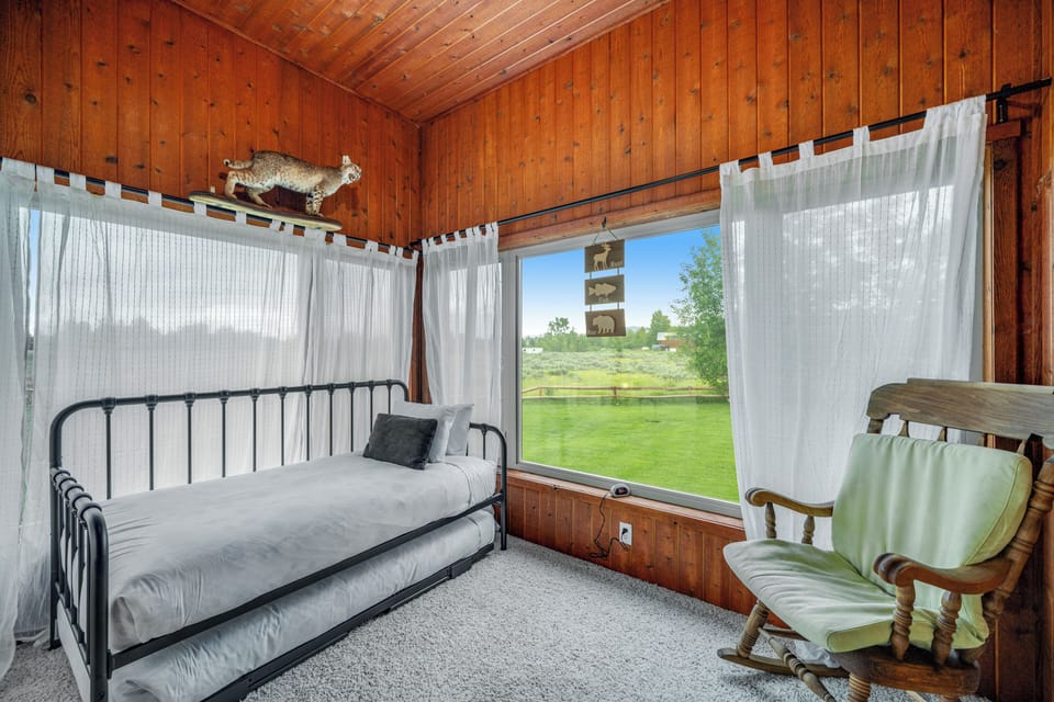 House (5 Bedrooms) | Interior