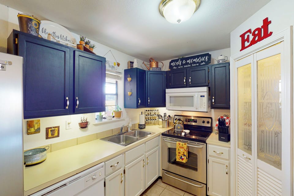 House (2 Bedrooms) | Interior
