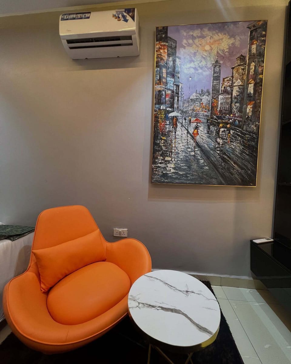 Deluxe Room, Balcony, City View | Interior