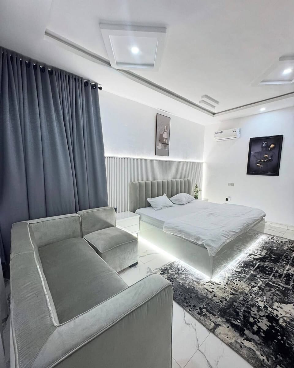 Deluxe Room, Balcony, City View | Desk, laptop workspace, blackout drapes, soundproofing
