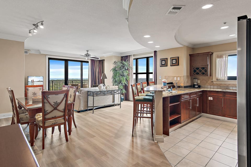 Condo, Multiple Beds (Emerald Grande E810) | Interior