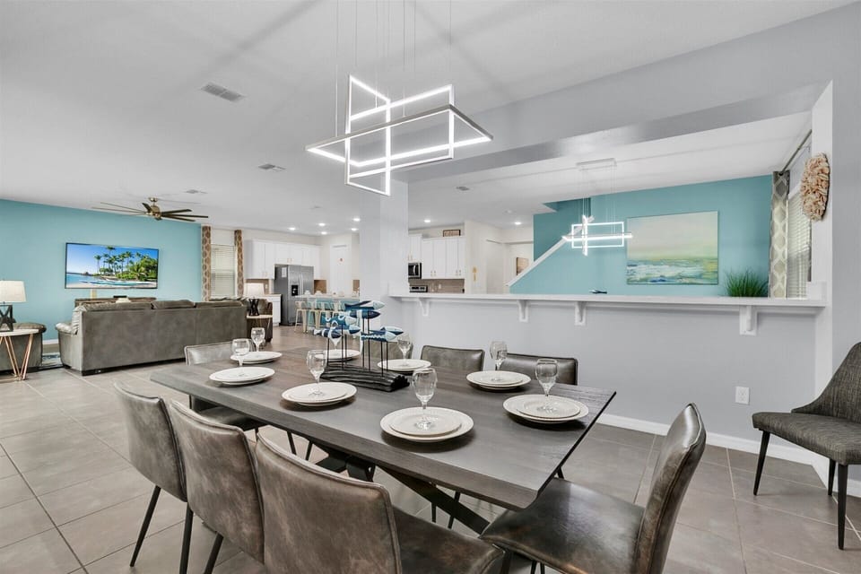 House (6 Bedrooms) | Interior