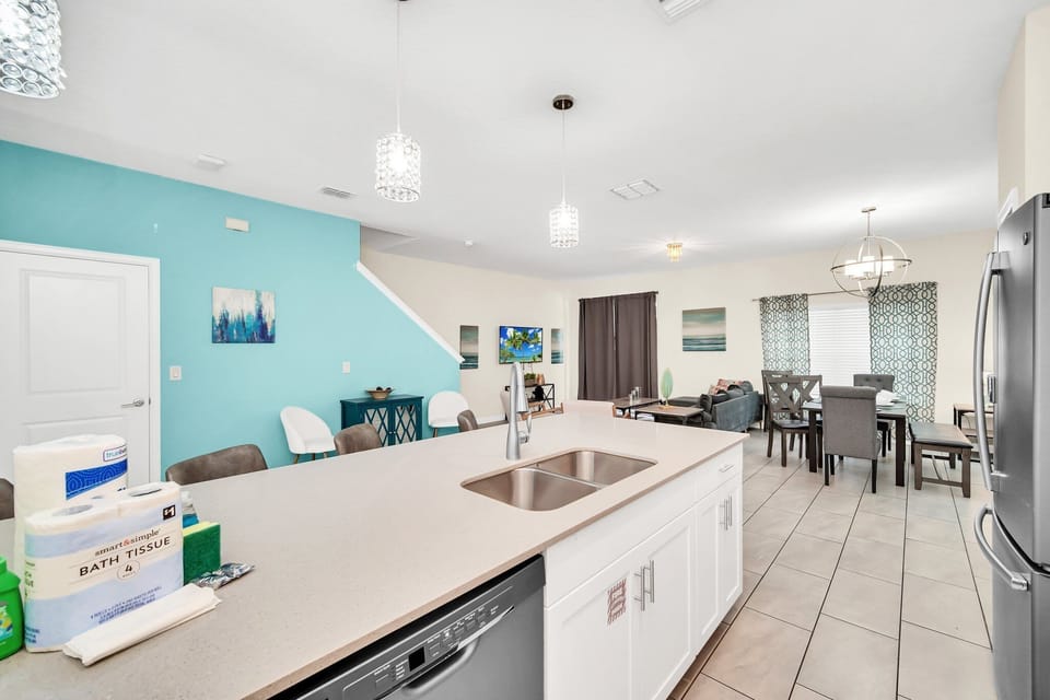 House (5 Bedrooms) | Interior