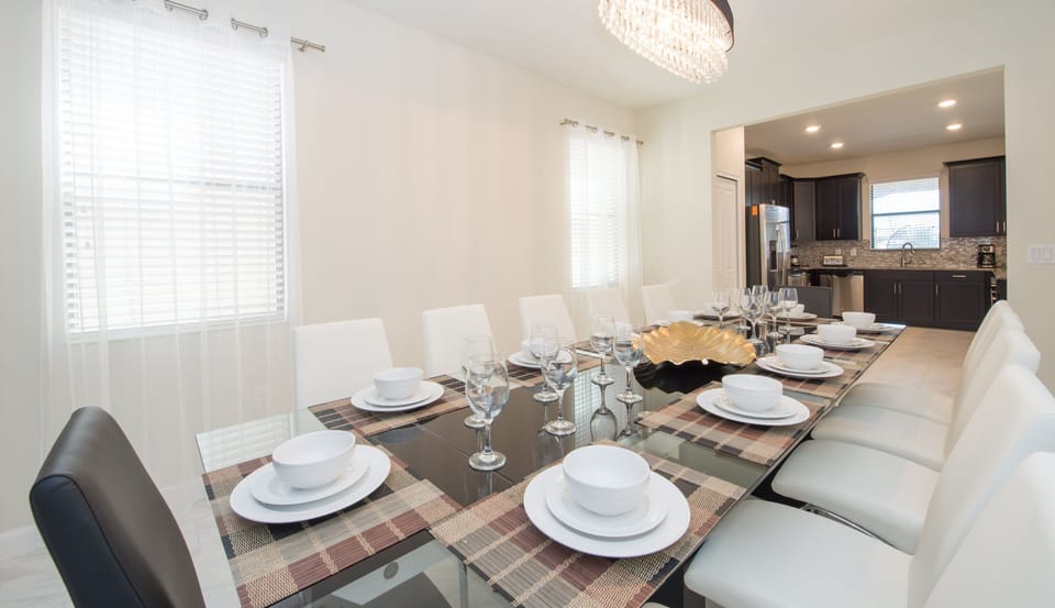 House (6 Bedrooms) | Interior