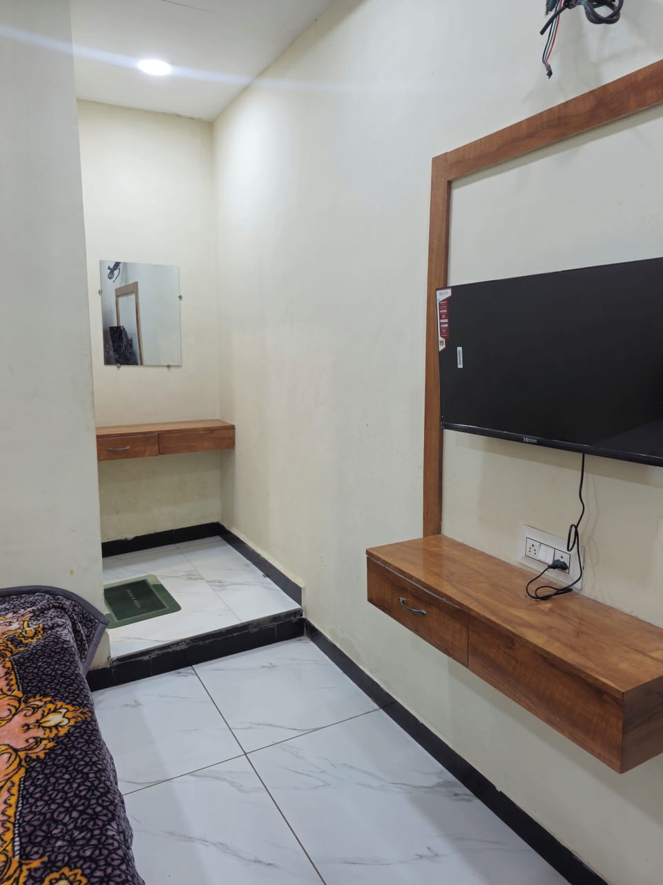 Economy Room