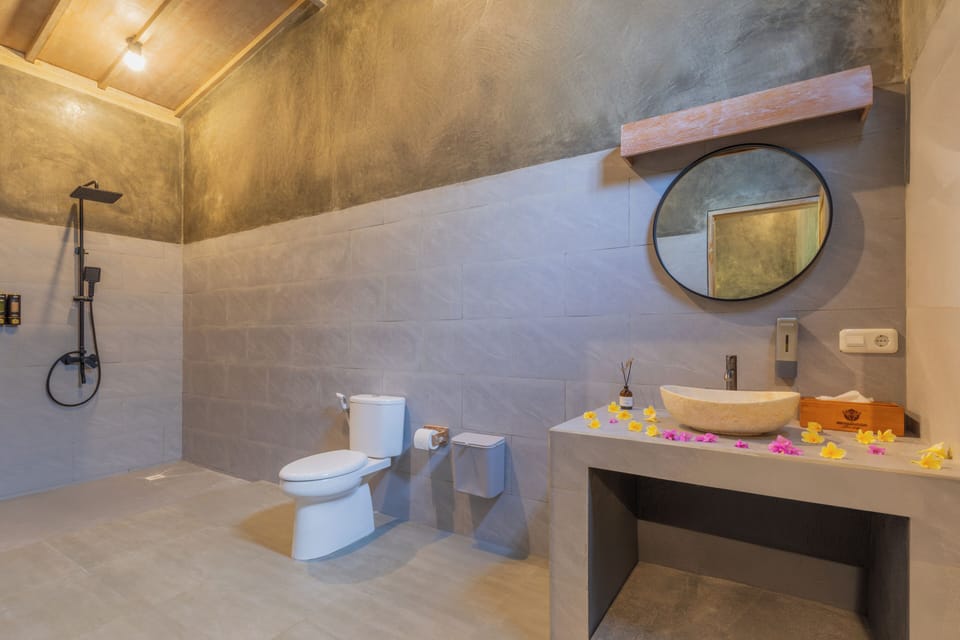 Deluxe Double or Twin Room, Garden View | Bathroom