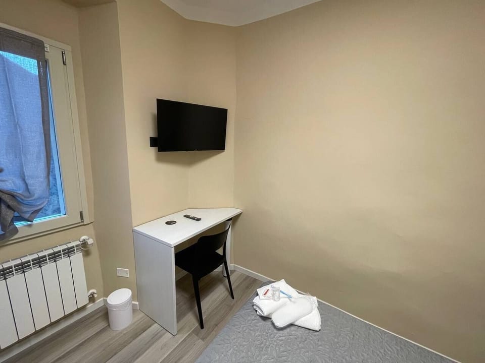 Classic Single Room, Mountain View | WiFi (free)