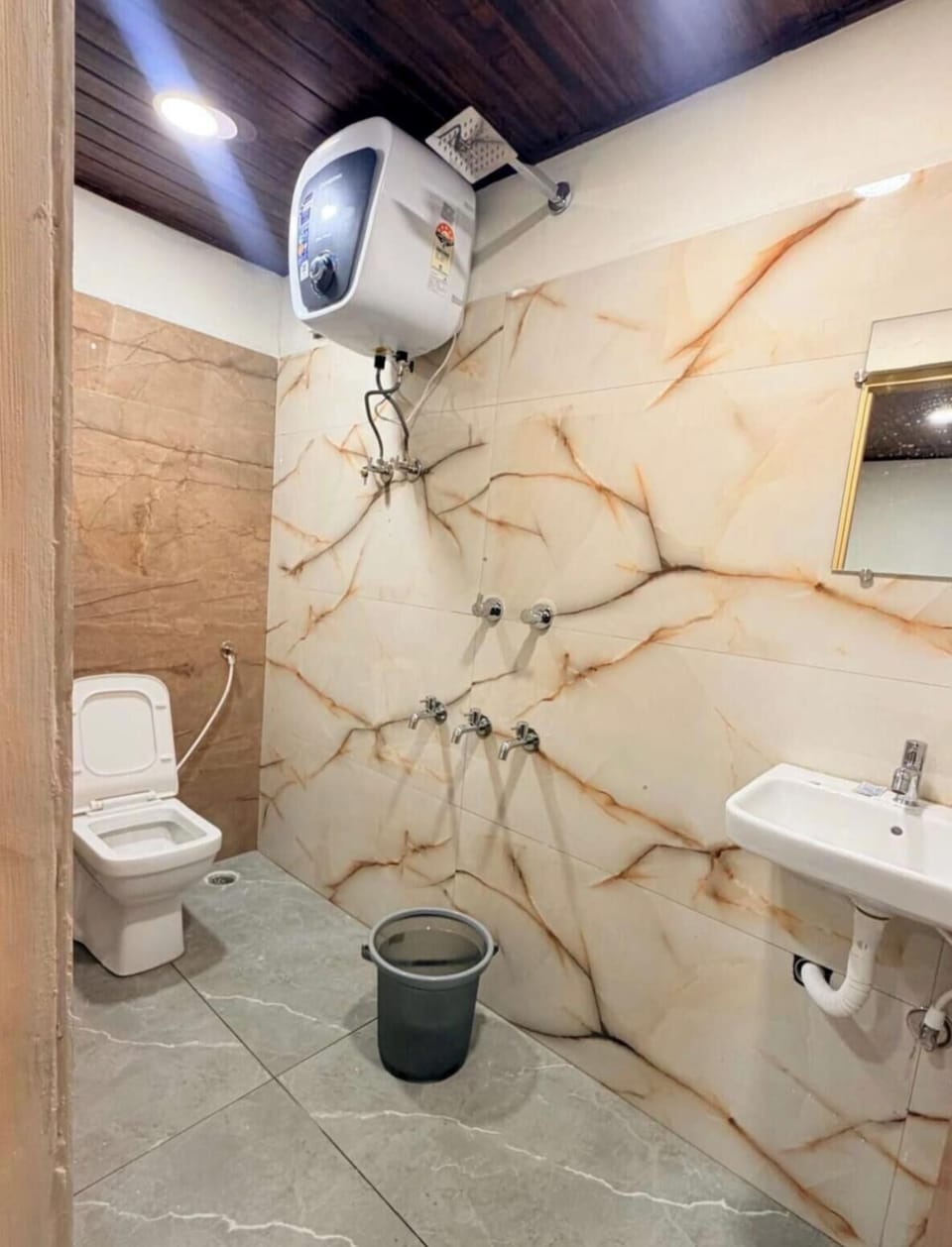 Deluxe Cottage | Bathroom