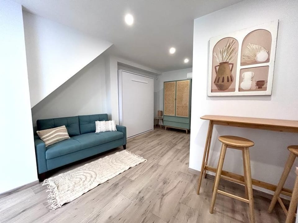 Basic Apartment | Living area