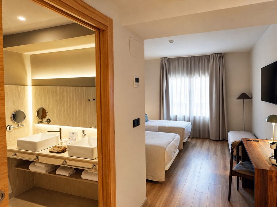 Room, Mobility Accessible, Non Smoking | In-room safe, desk, laptop workspace, blackout drapes