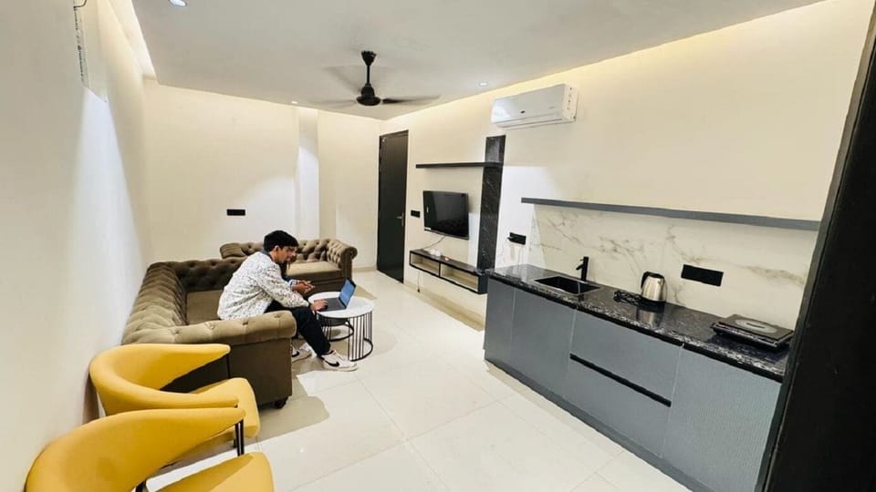 Studio Suite | Free WiFi, bed sheets
