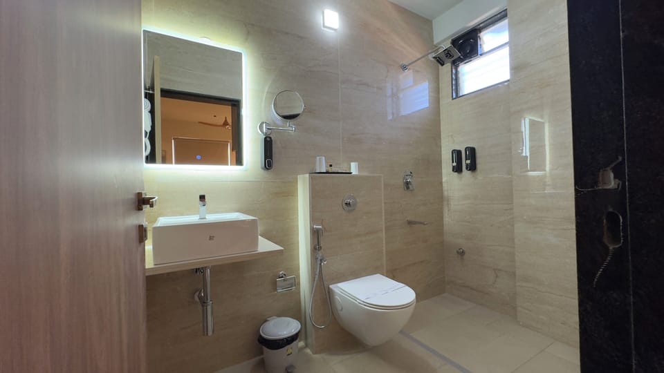 Studio Suite | Bathroom