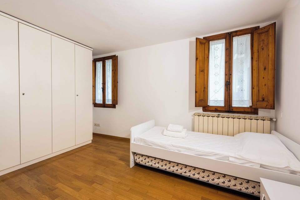 Classic Condo | Iron/ironing board, WiFi (free)