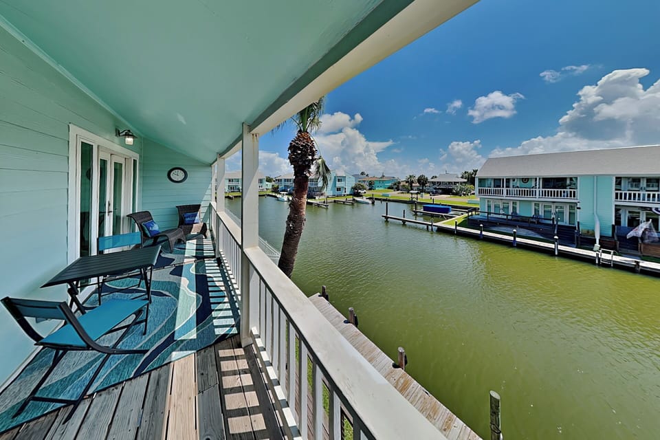 Condo (2 Bedrooms) | Property amenity