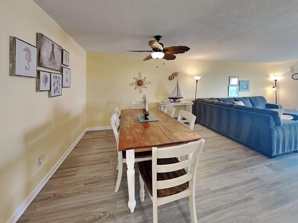 Condo (3 Bedrooms) | Property amenity