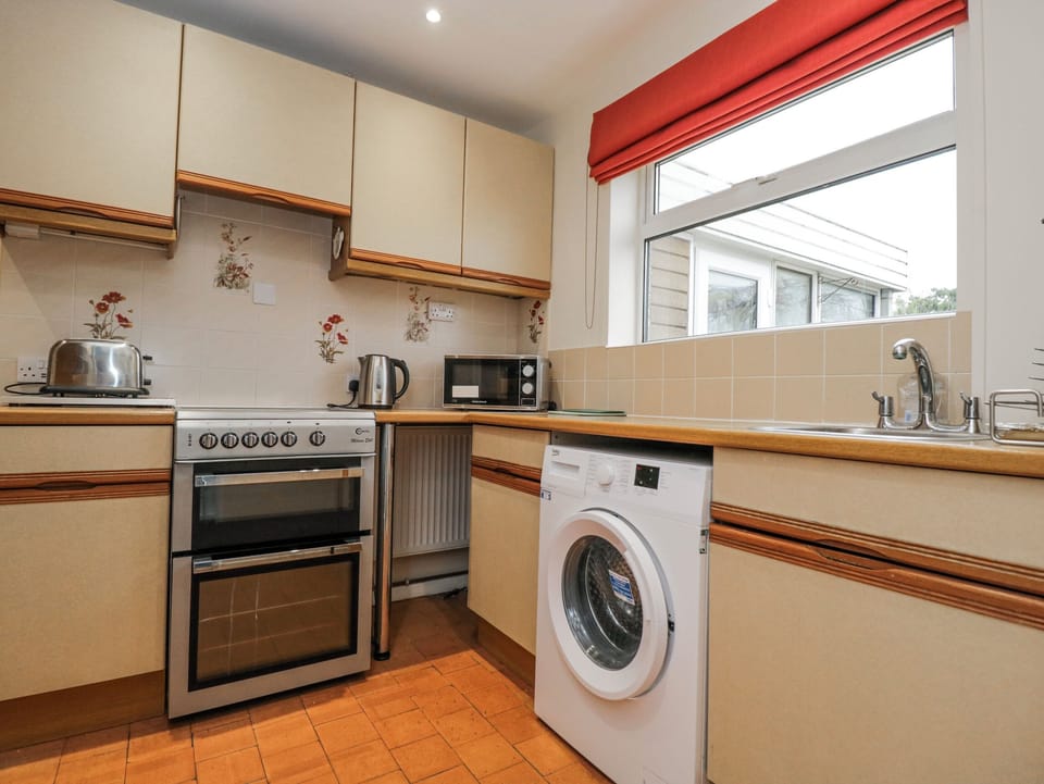 Cottage | Private kitchen | Cookware/dishes/utensils