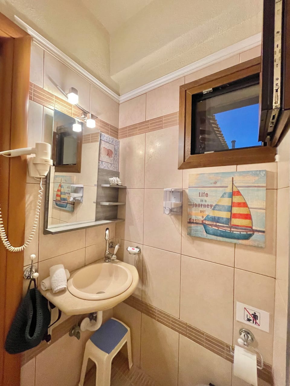 Apartment, Balcony, Sea View | Bathroom | Bathrobes, slippers