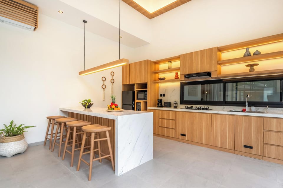 Deluxe Villa, Garden View | Private kitchen | Fridge, microwave, stovetop, toaster