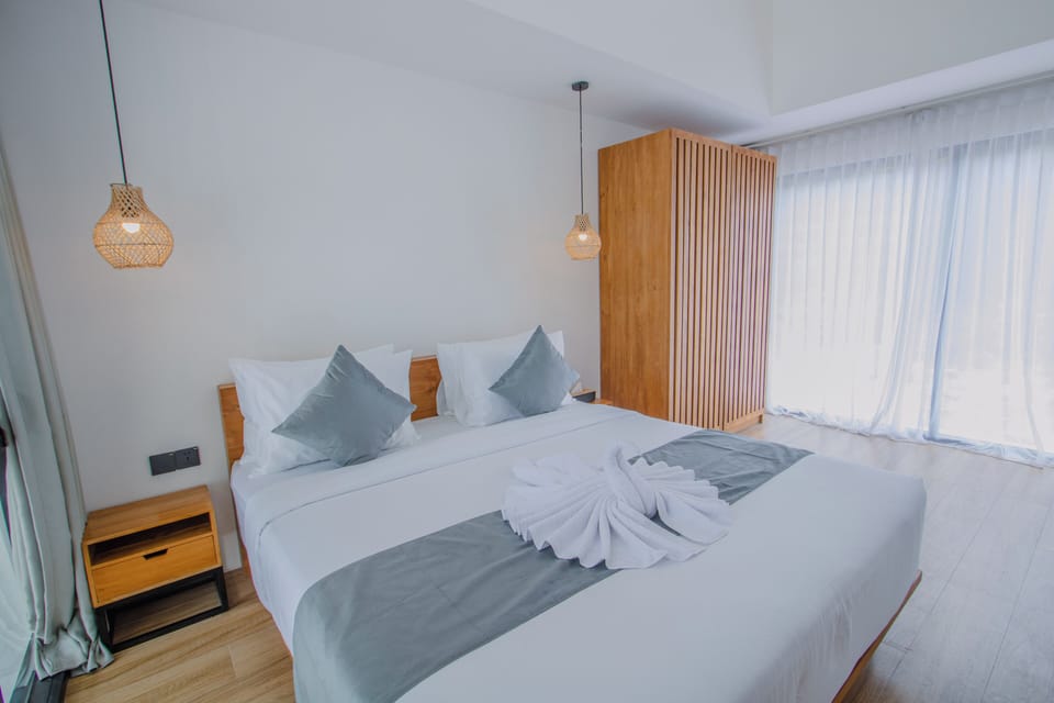 Design Villa, Pool View | In-room safe, desk, laptop workspace, soundproofing