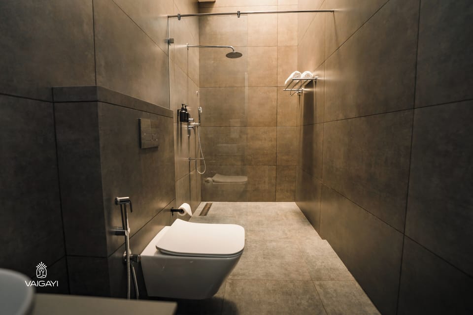 Superior Double or Twin Room, Balcony | Bathroom | Shower, bidet, towels, soap
