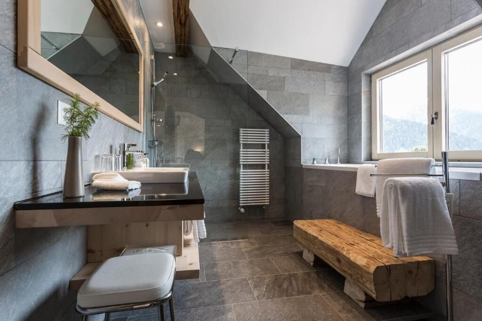 Basic Double Room, Mountain View | Bathroom