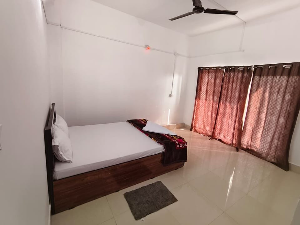 Deluxe Apartment | Laptop workspace, free WiFi