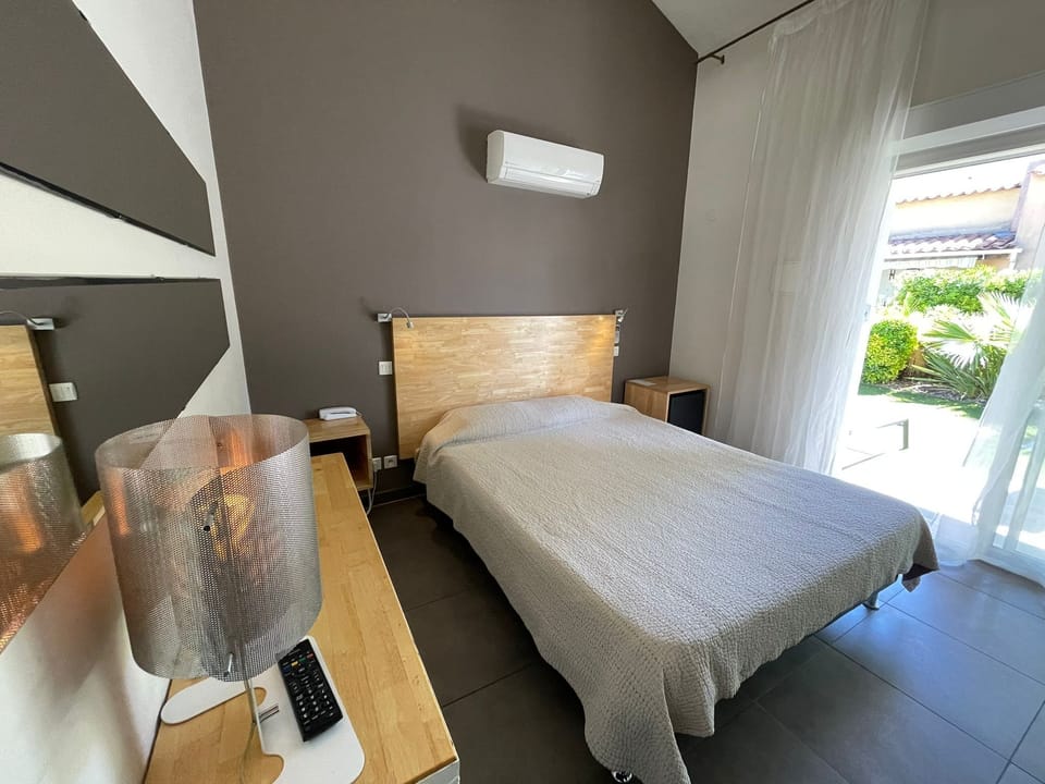 In-room safe, free WiFi