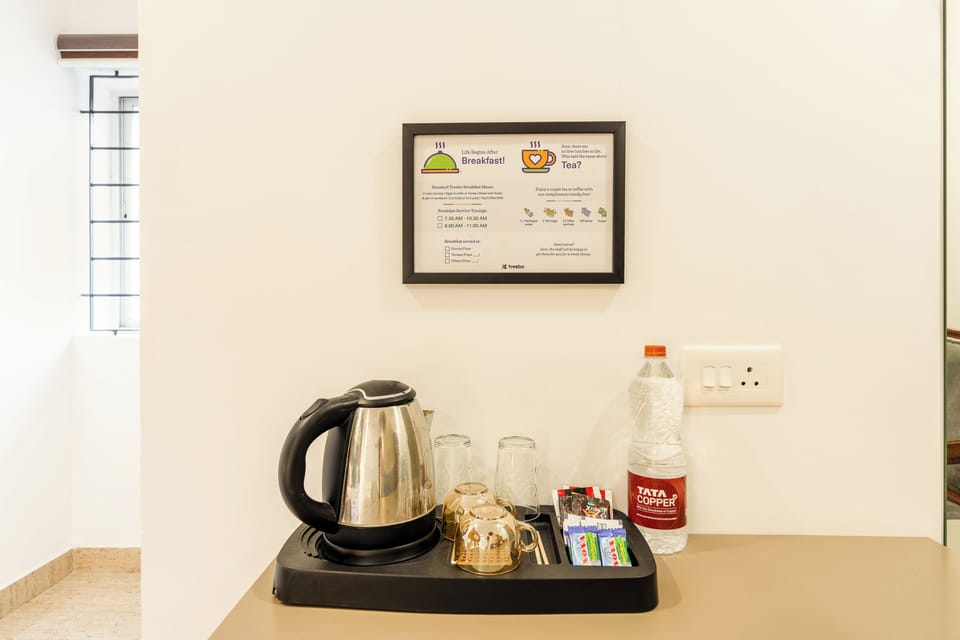 Standard Double Room | Desk