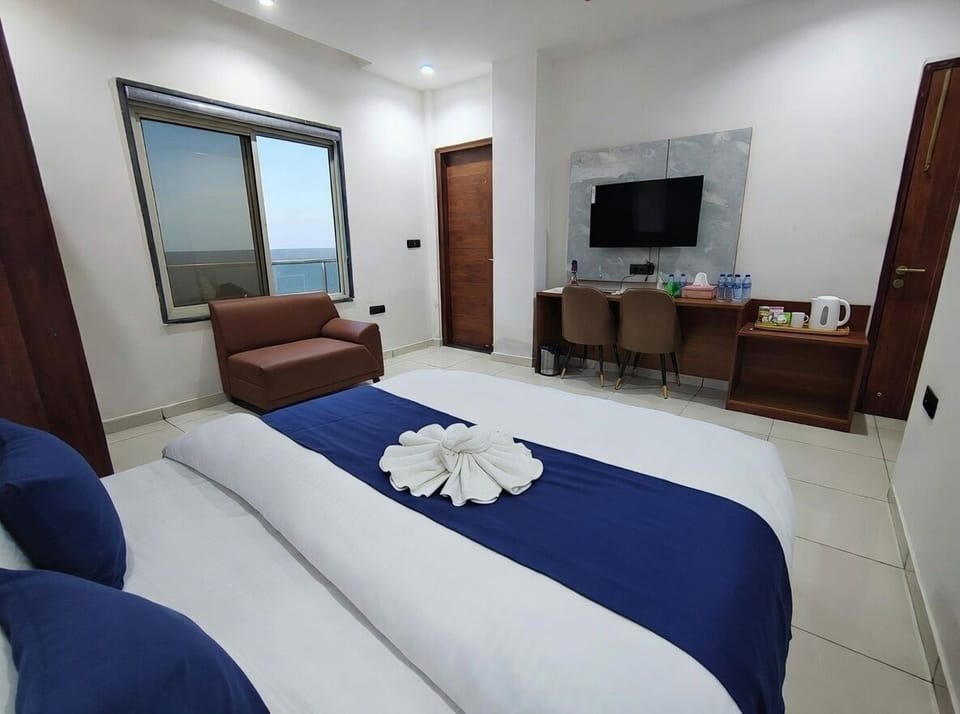 Superior Double Room, City View | Desk, laptop workspace, WiFi (free)