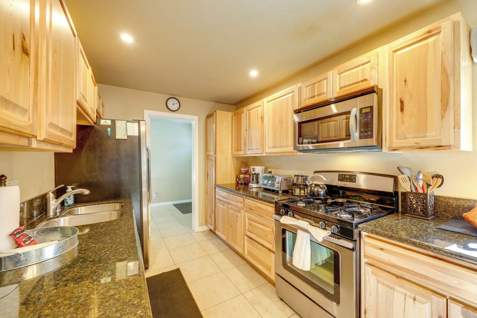 House (3 Bedrooms) | Interior