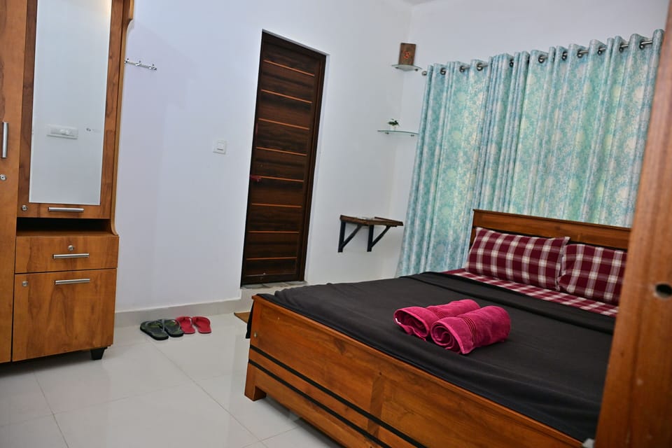 Basic Single Room, Garden View | Desk, laptop workspace, free WiFi