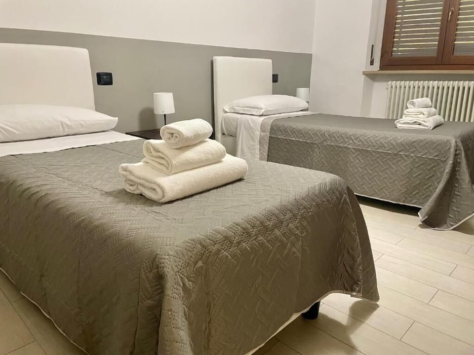 Standard Twin Room, Non Smoking, Shared Bathroom | Soundproofing, free WiFi, bed sheets
