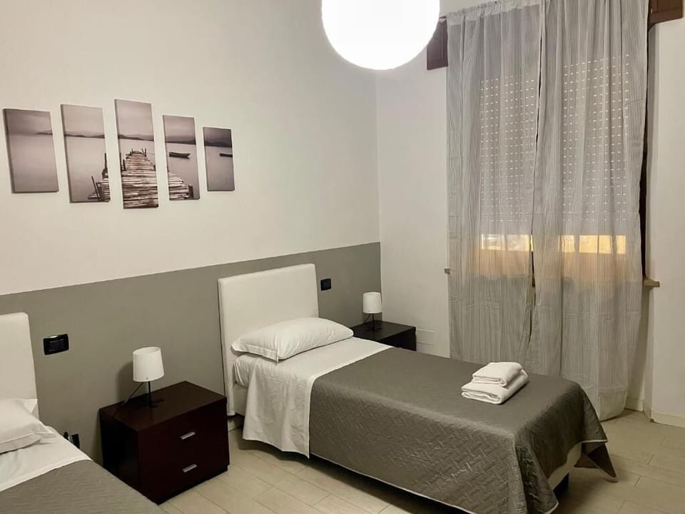 Standard Twin Room, Non Smoking, Shared Bathroom | Soundproofing, free WiFi, bed sheets
