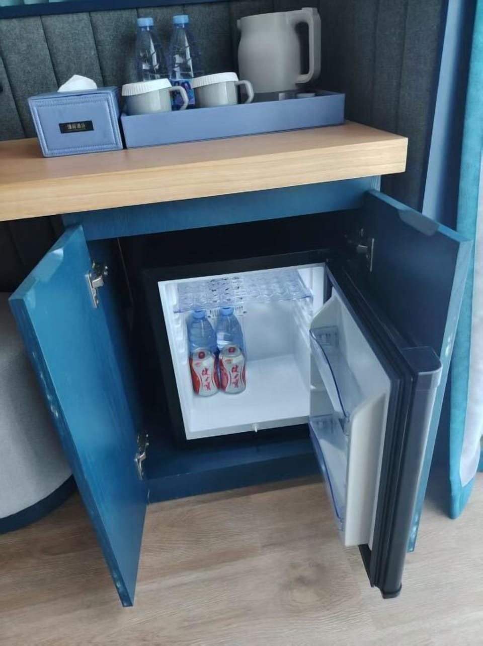 Mini-refrigerator