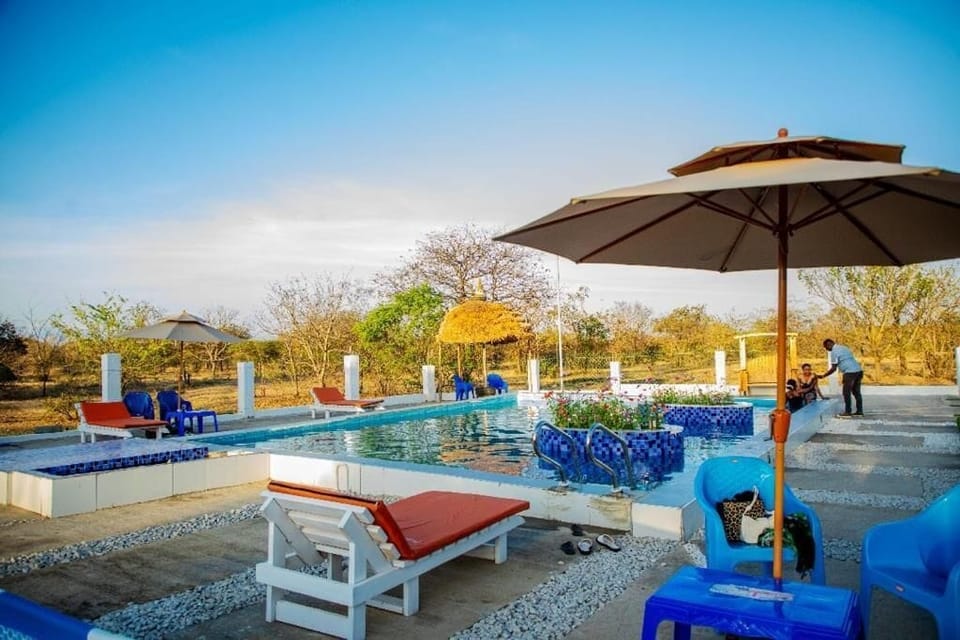 2 indoor pools, outdoor pool