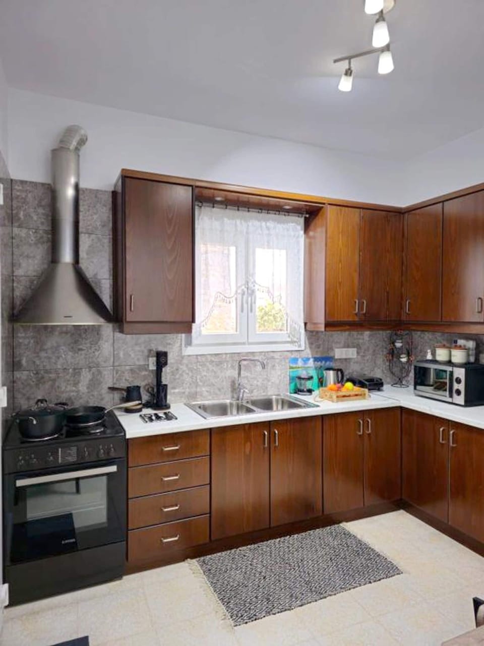 House | 1 bedroom