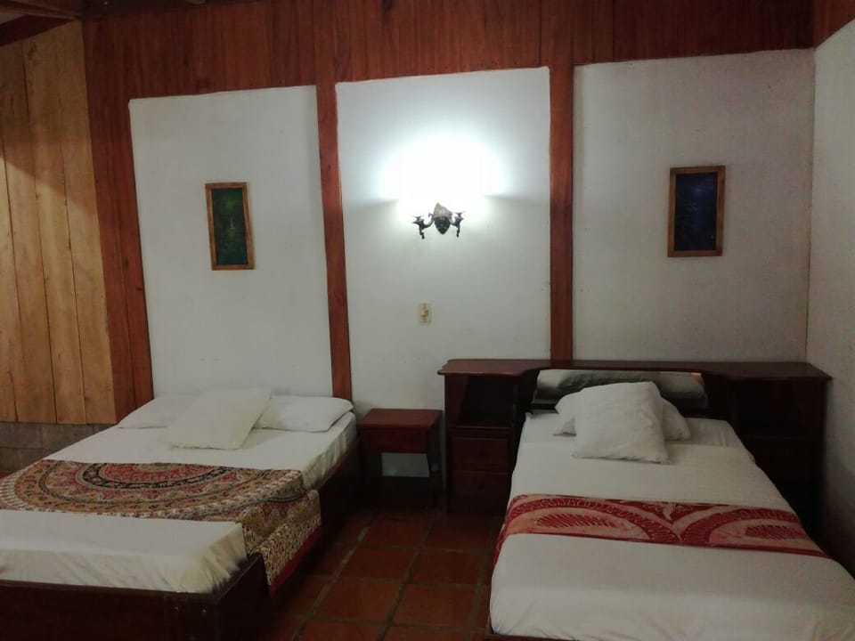 Traditional Quadruple Room | Premium bedding, minibar, desk, WiFi (free)