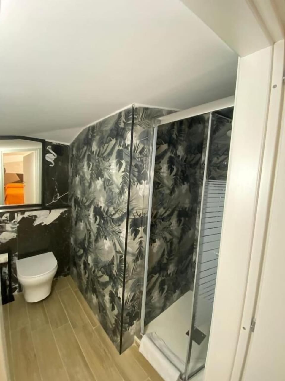 Double Room, Non Smoking | Bathroom | Shower, free toiletries, hair dryer, bidet