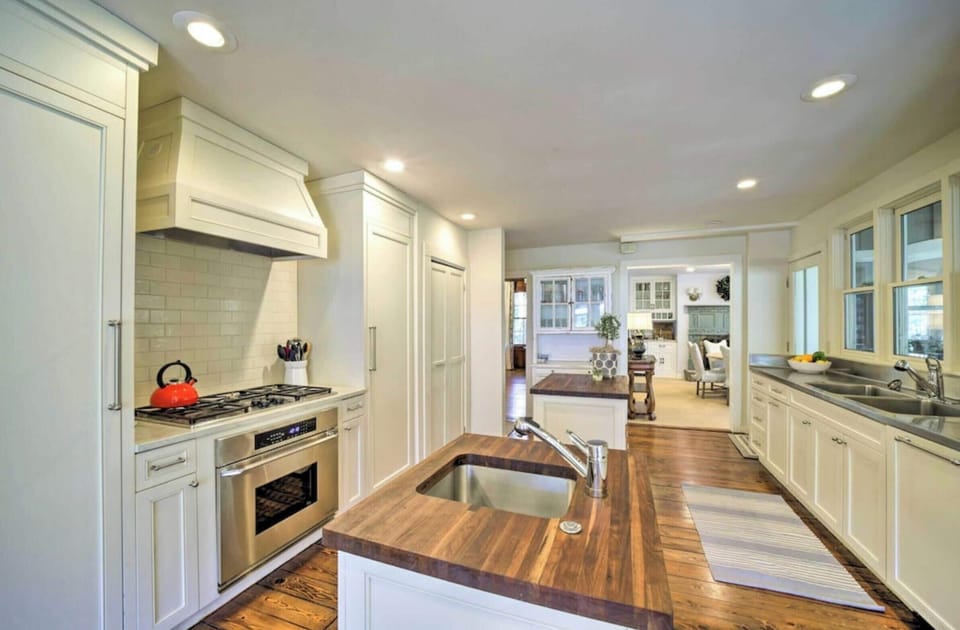 House (6 Bedrooms) | Interior