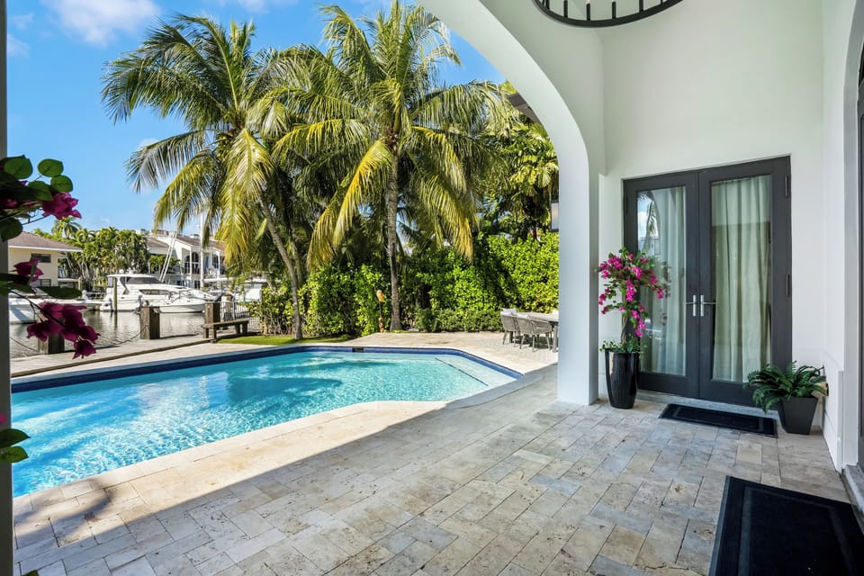 Outdoor pool, pool umbrellas, sun loungers
