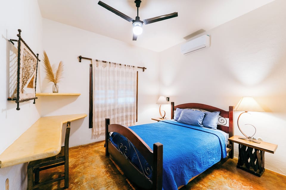 Comfort Single Room, 1 Queen Bed, City View | In-room safe, individually decorated, individually furnished, desk