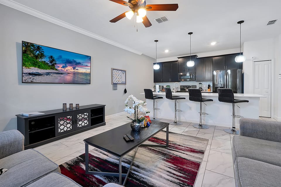 House (4 Bedrooms) | Interior