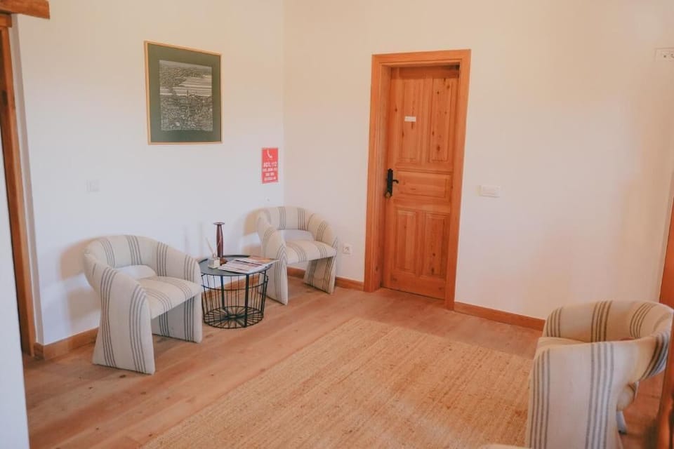 Deluxe Double Room, Balcony, Garden View | Interior