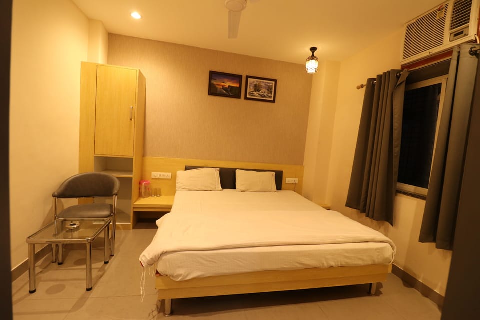 Deluxe AC Room | WiFi (free)