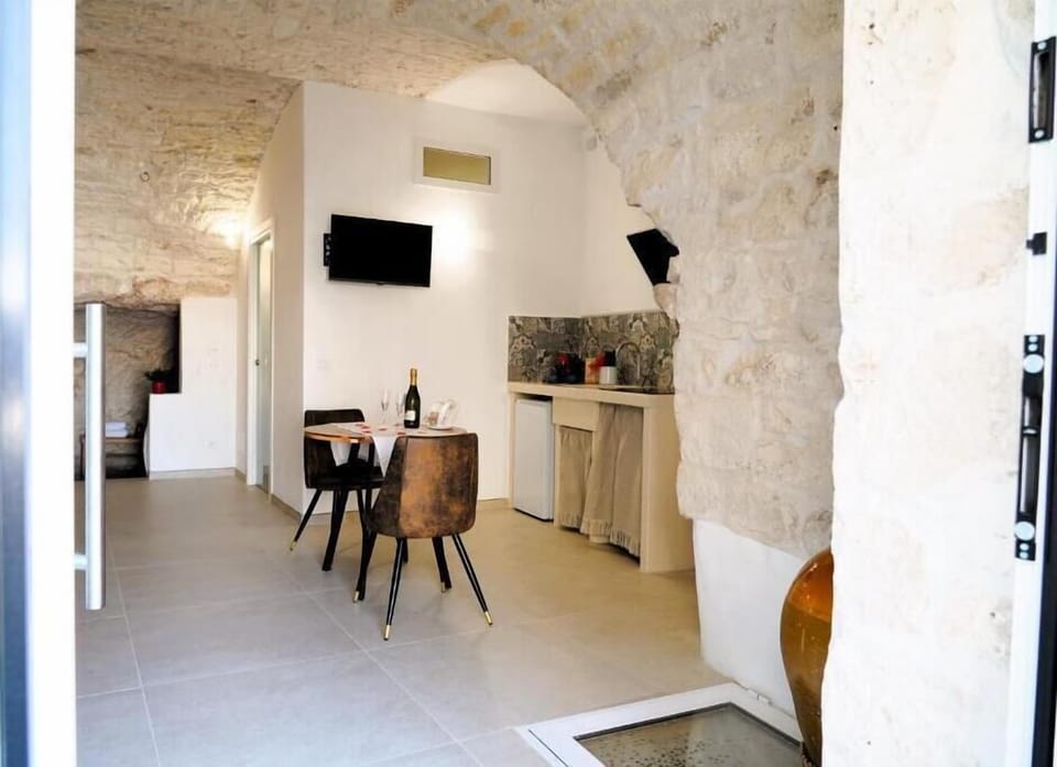 Superior House, 1 Queen Bed, Private Bathroom, City View | Private spa tub