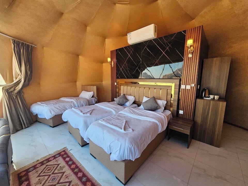 Deluxe Double Room, Balcony, Mountain View | In-room safe, blackout drapes, free WiFi